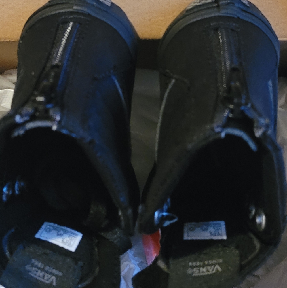 Vans Size 10.5  Black/Negro